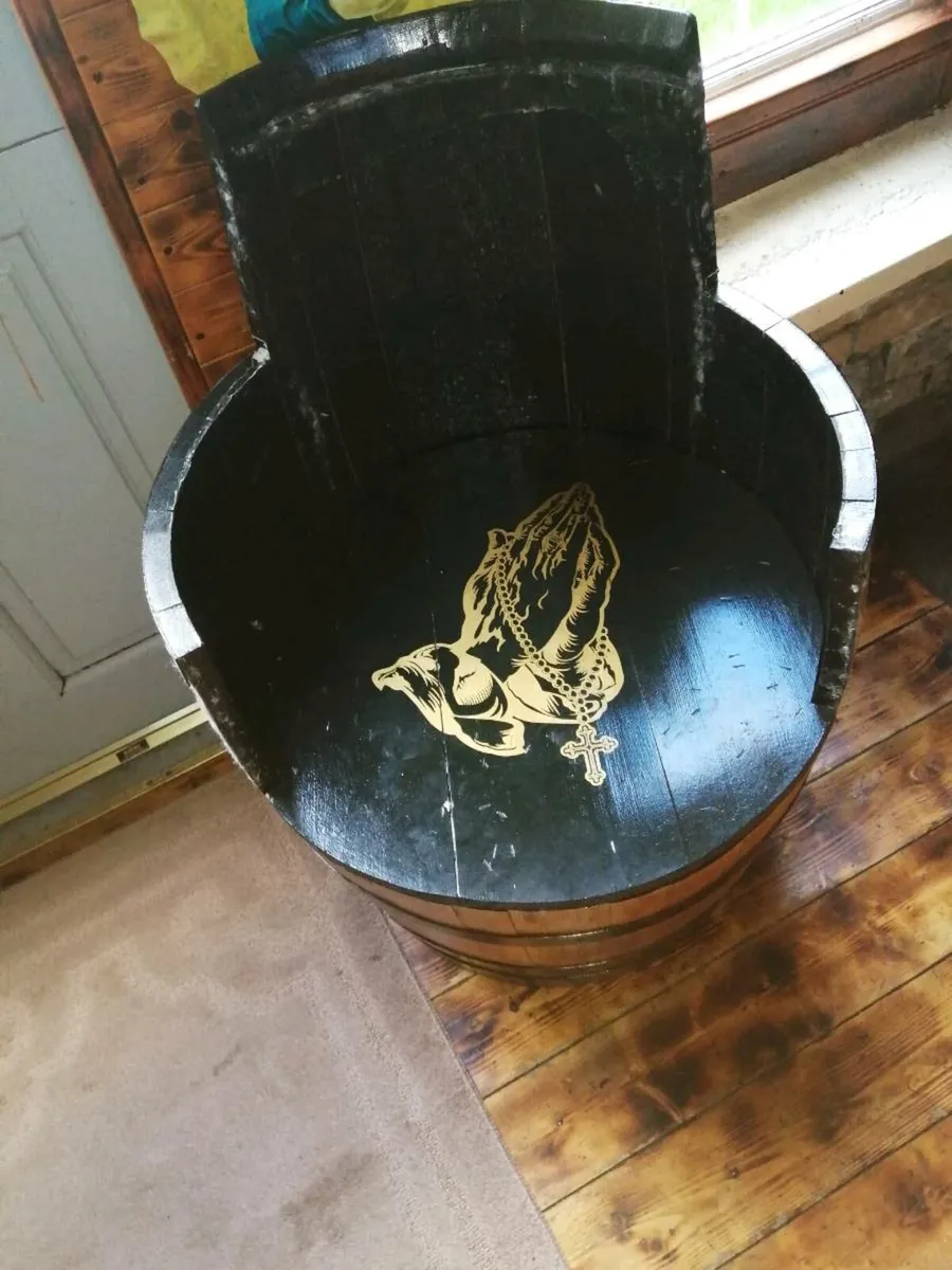 Barrel chair - Image 2