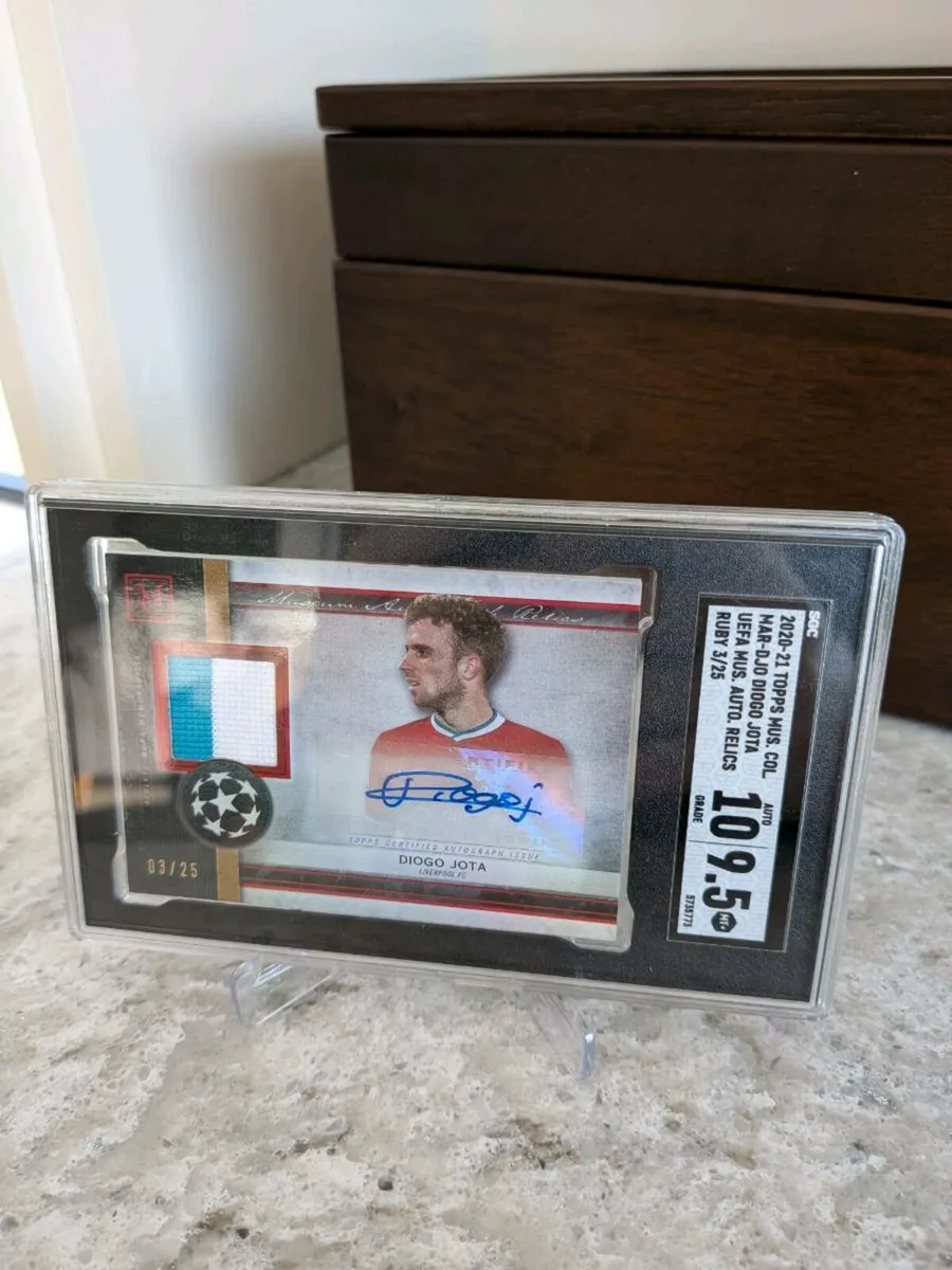 Diogo Jota Topps Auto Relic 03/25 - Image 1