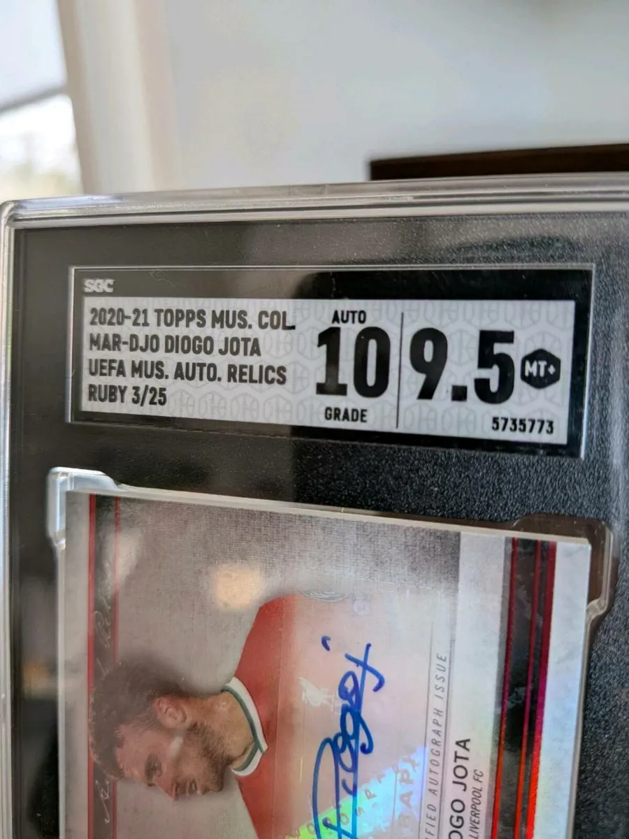 Diogo Jota Topps Auto Relic 03/25 - Image 4