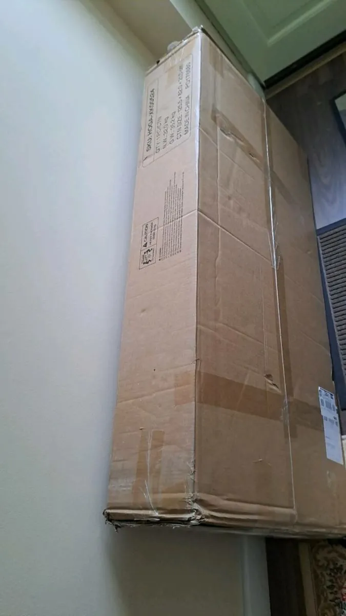 Desk in original package. BARGAIN - Image 2