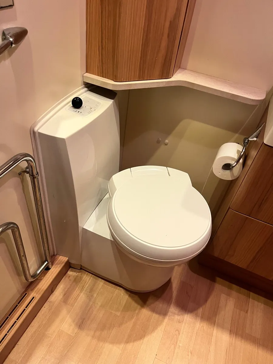 2012 Bailey unicorn fixed bed - Image 3