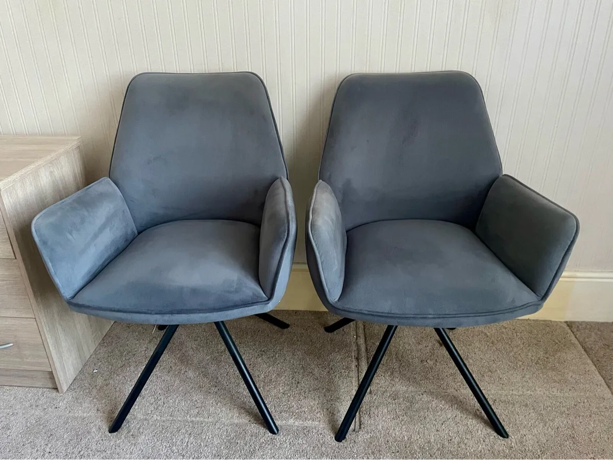 Pair of grey velvet dining/ accent chairs - Image 1