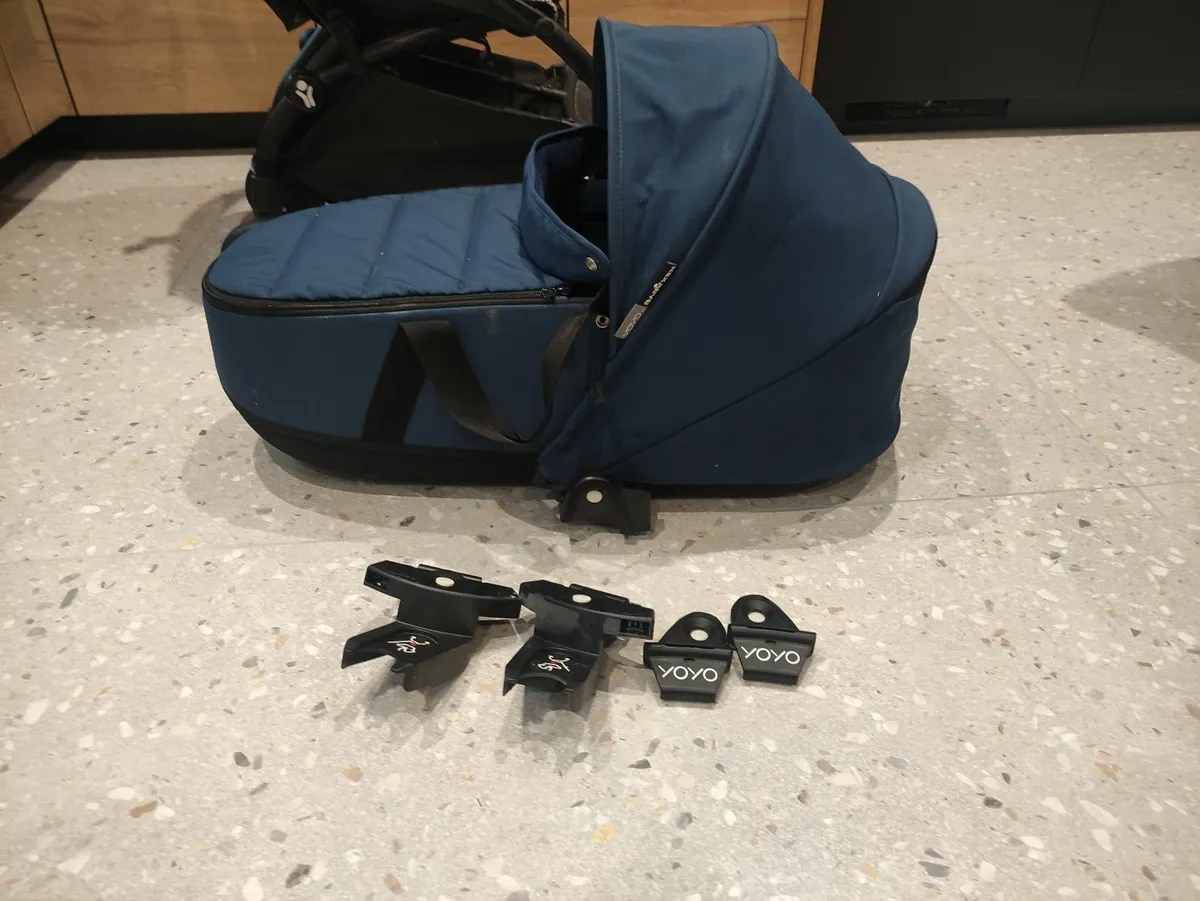 Babyzen Stroller with Bassinet - Image 2