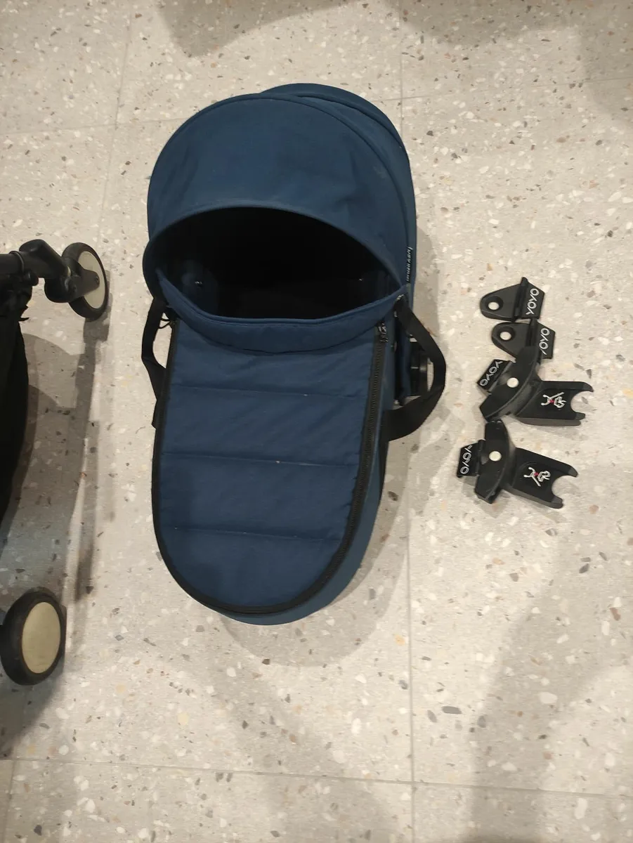 Babyzen Stroller with Bassinet - Image 4
