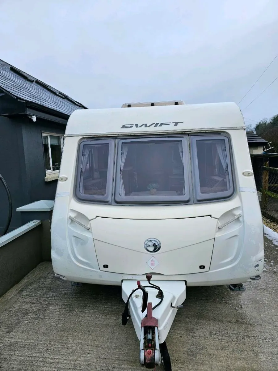 2011 Swift Charisma 545 4/5 Berth Caravan - Image 3