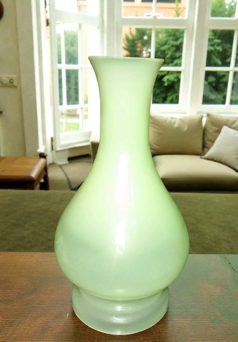 Large Uranium glass opaline lampshade - Image 3