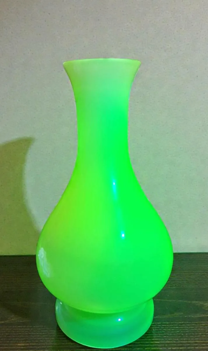 Large Uranium glass opaline lampshade - Image 2