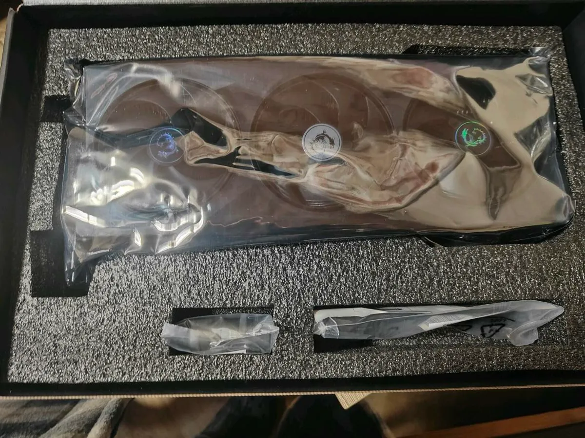 Rtx 5070 msi gaming trio - Image 2