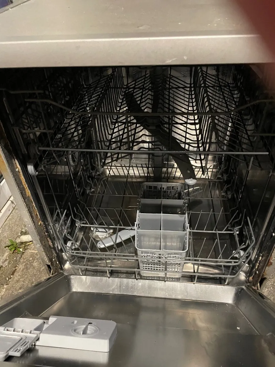 Dishwasher - Image 2