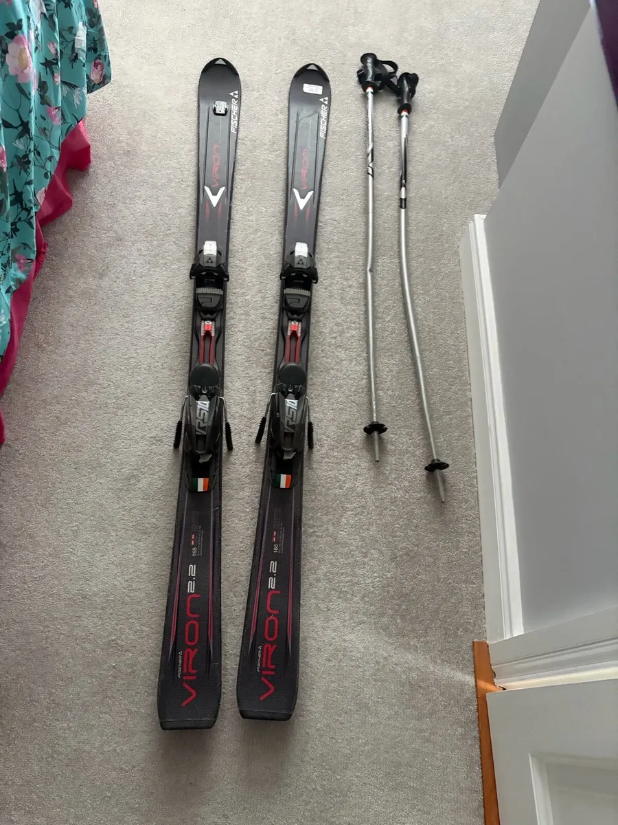 Fischer viron  2.2 snow skis - Image 1