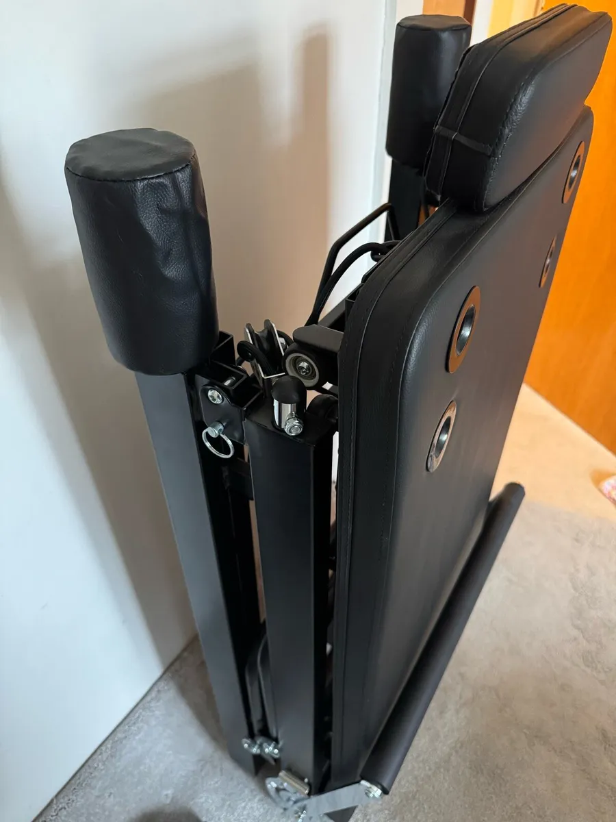 Pilates reformer machine - Image 1