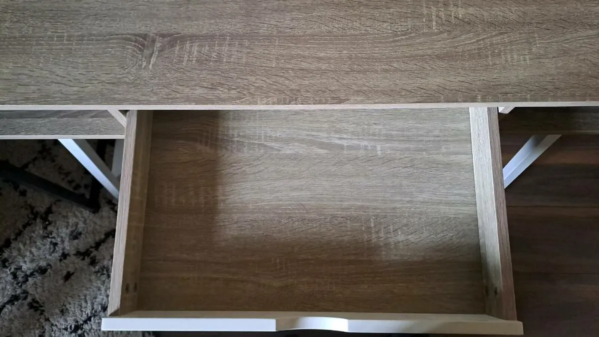 Desk for 30 euro. BARGAIN - Image 2