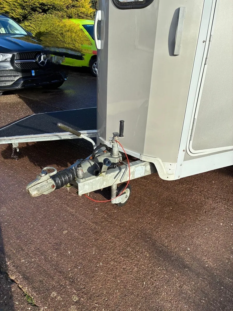 511 horse box - Image 3