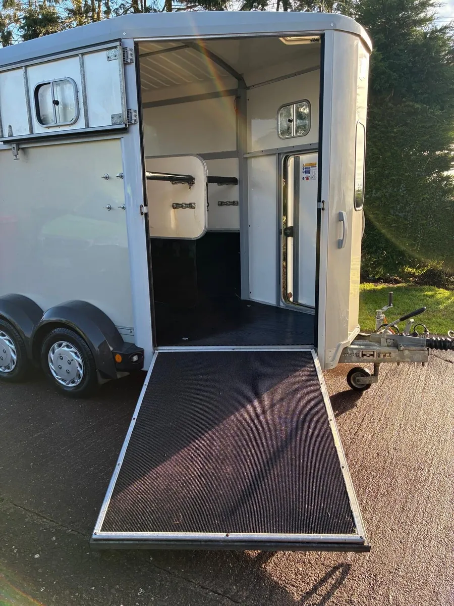 511 horse box - Image 2