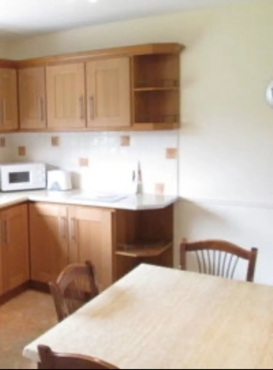 FREE Kitchen table - Image 3