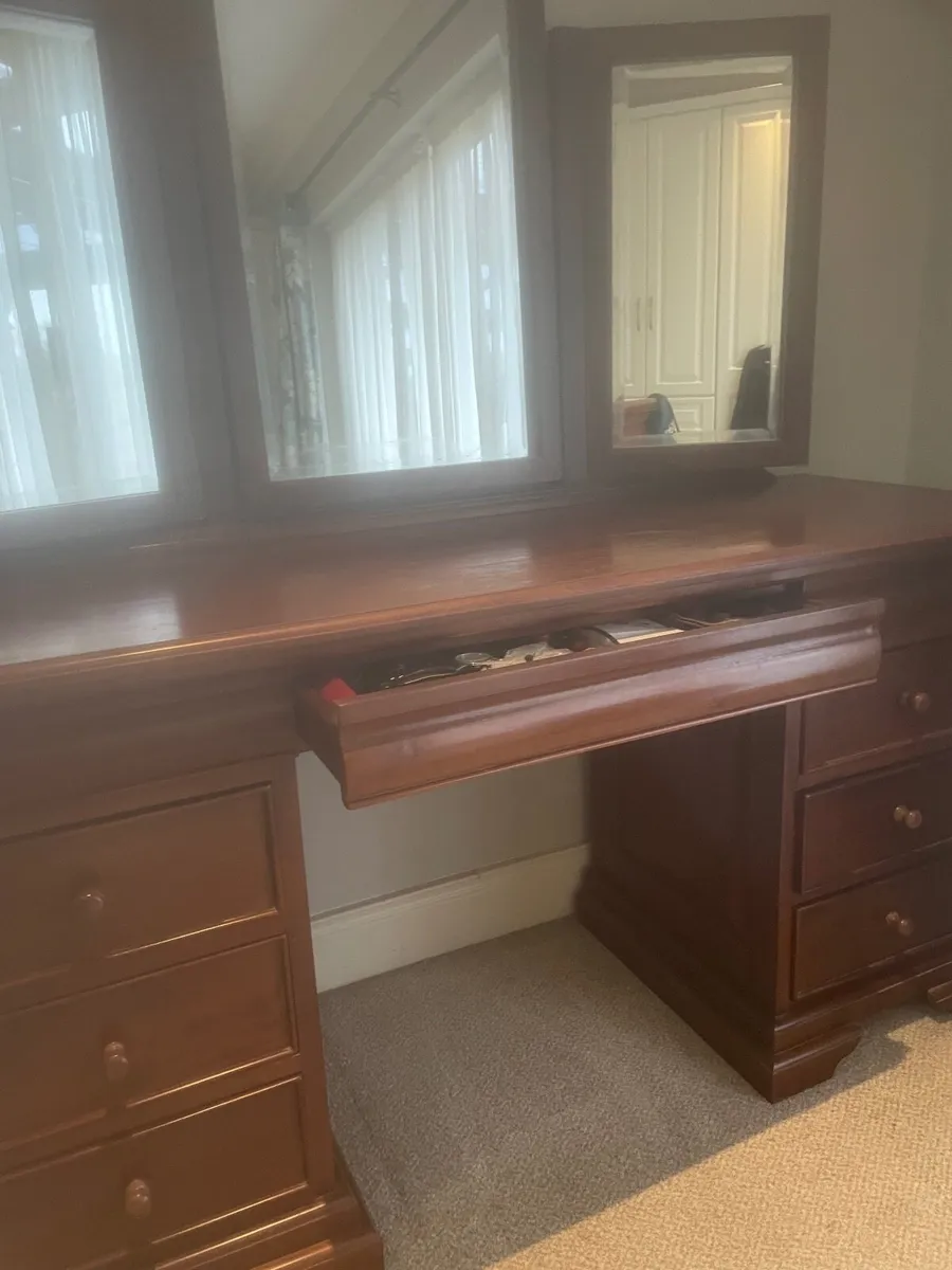 Dressing table - Image 2
