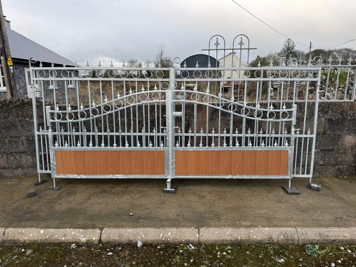 Galvanized PVC gates - Image 1