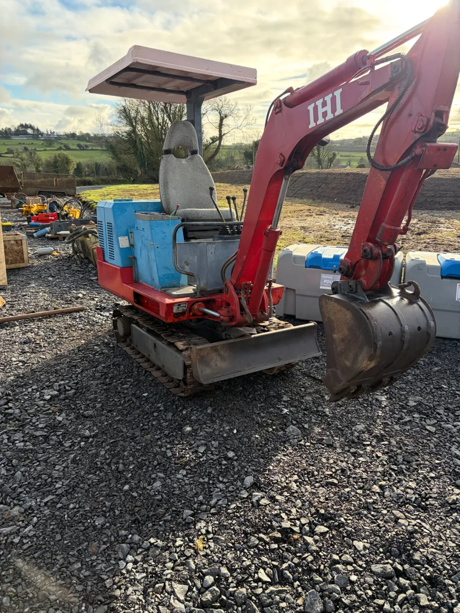 1.2t IHI mini digger 1336hrs for sale - Image 1