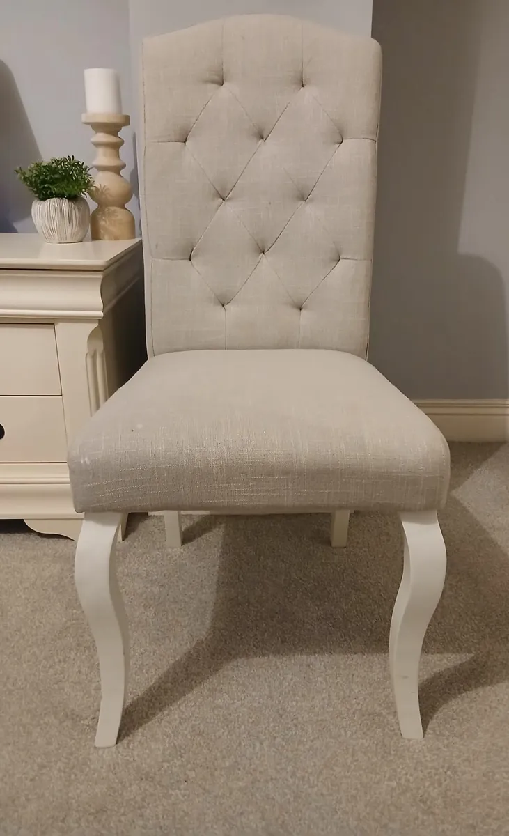 Beautiful bedroom chair grey - Image 2