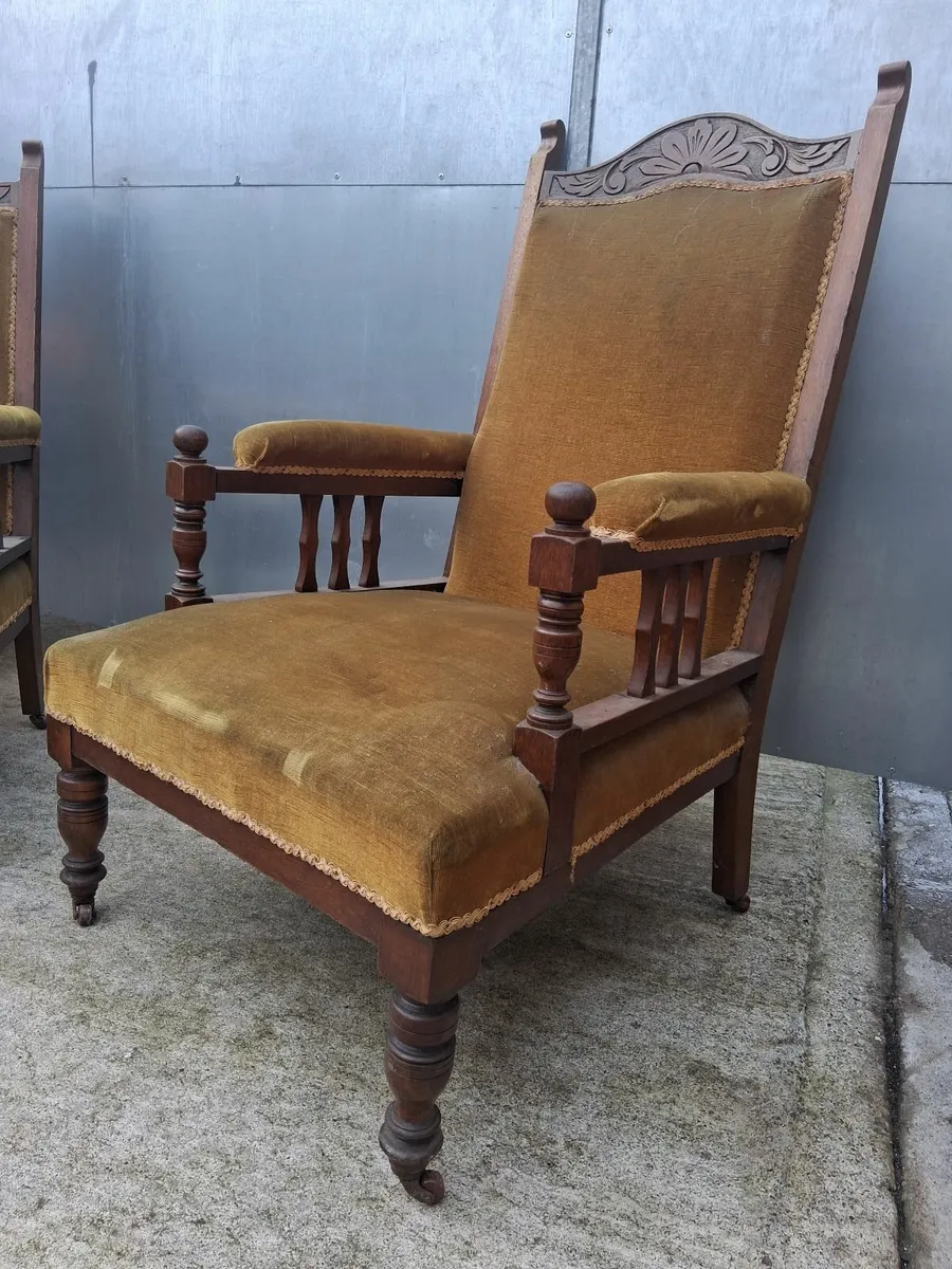 Very old chairs - Image 3