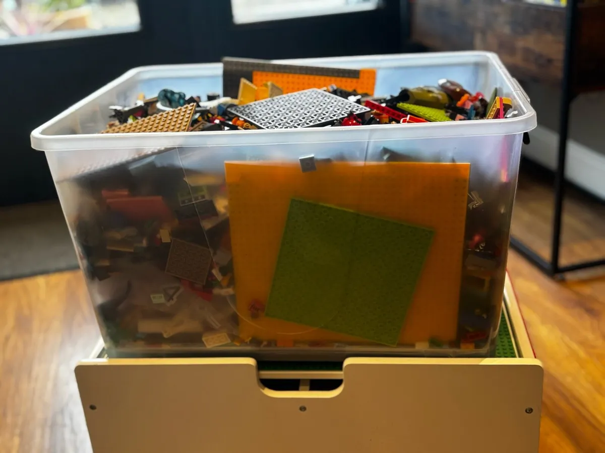 Lego | 28kg mixed Lego with Free Lego Table - Image 4