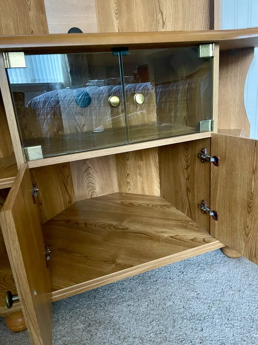Wood corner TV display unit/ cabinet - Image 2