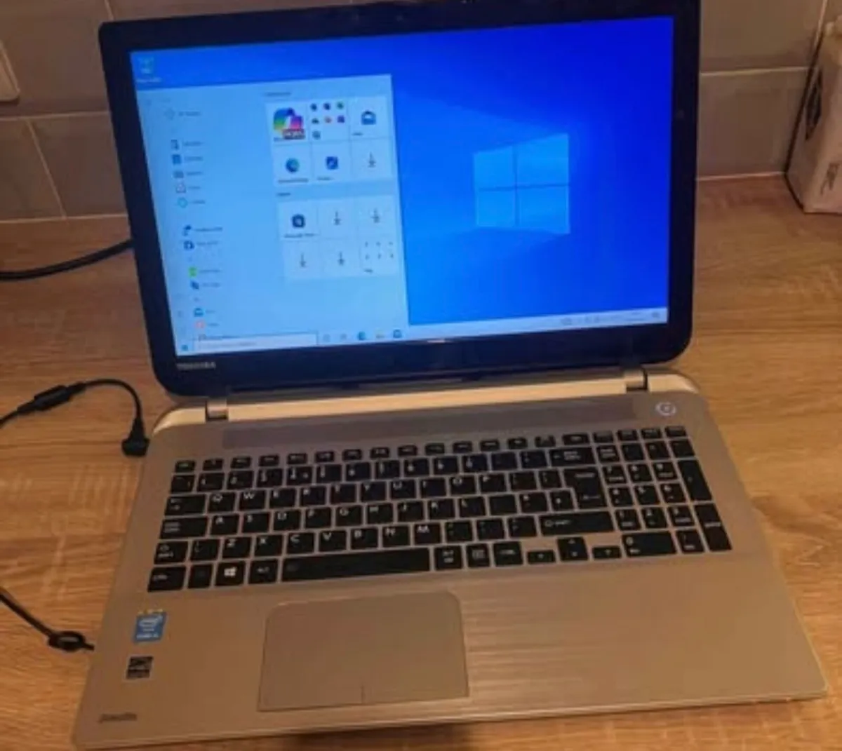 JOB LOT OF 4 LAPTOP All WORKING FINE ALL DIFFERENT - Image 3