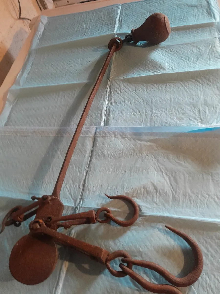 Vintage scales - Image 1