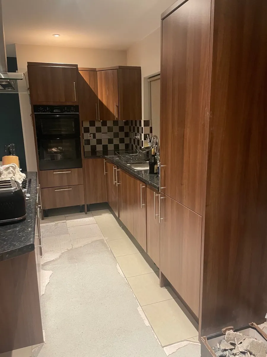 Kitchen Cabinets with double oven - Image 3