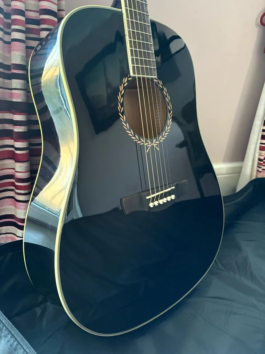 Freshman Renegade acoustic guitar - Image 1