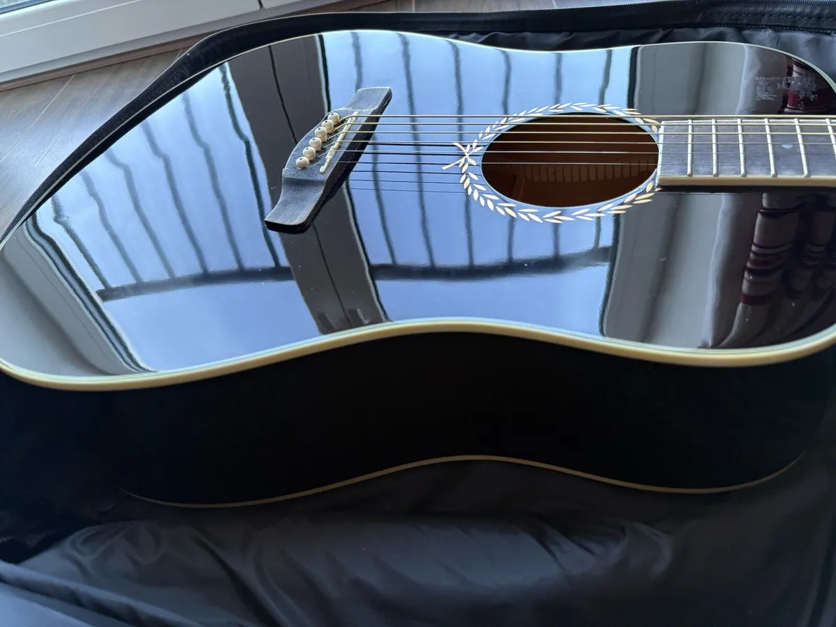 Freshman Renegade acoustic guitar - Image 2