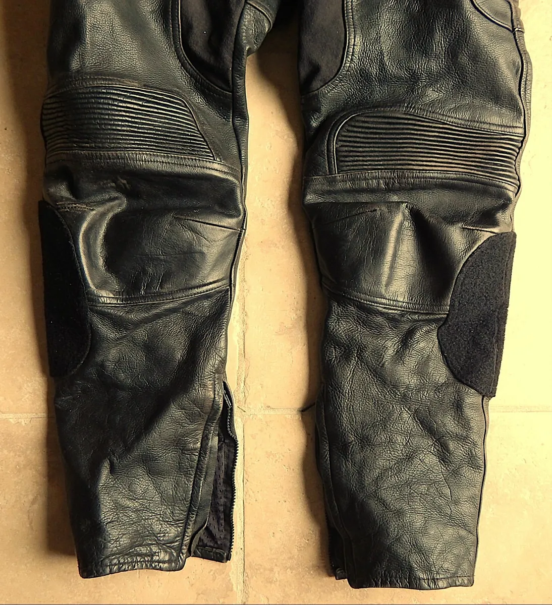 Gents J&S Black Leather Motorcycle Trousers - Image 3