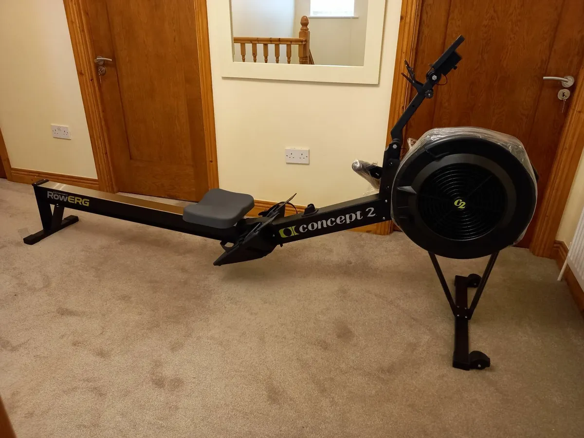 Rowing machine - Image 1
