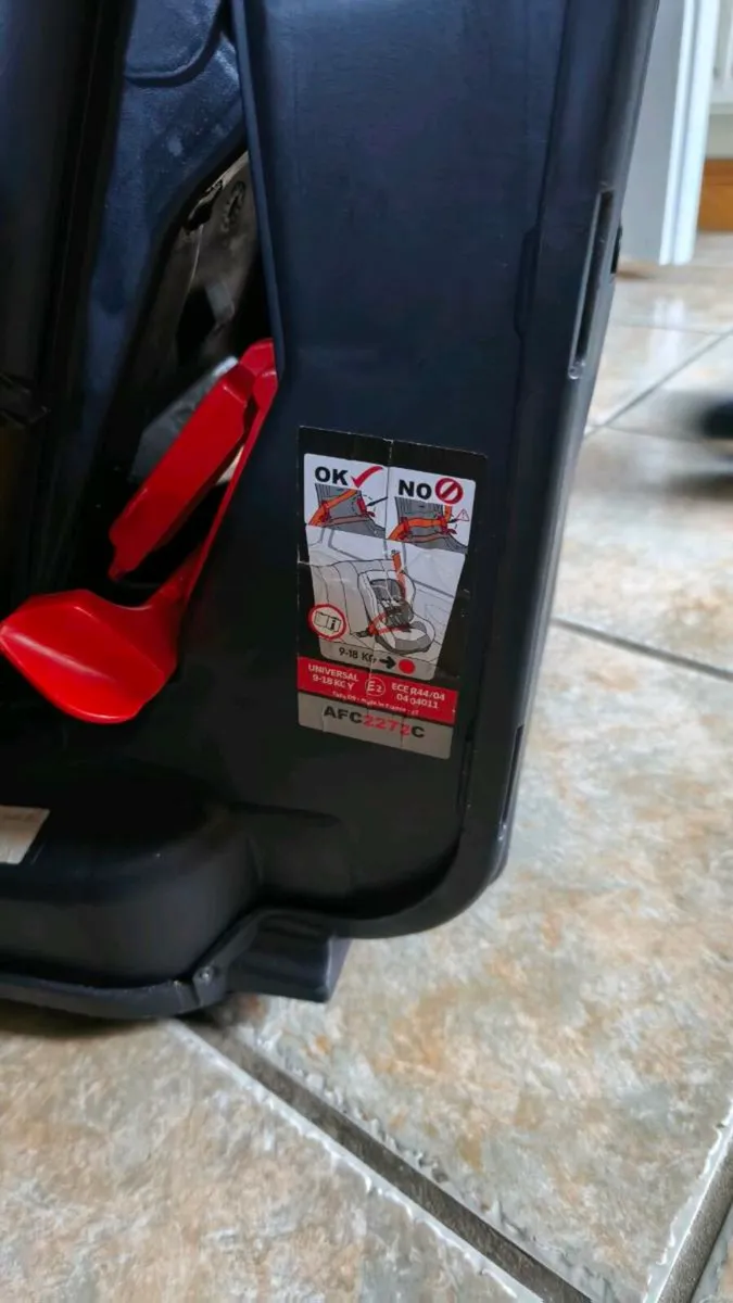 Car Seat - Image 3