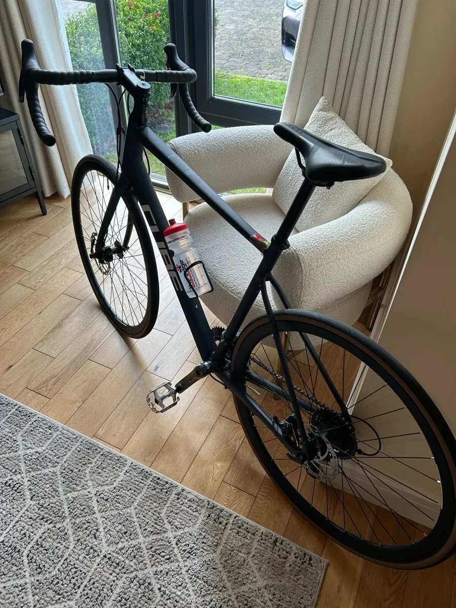 Cube Attain Adult Race Bike - Aluminium Frame 58cm - Image 2