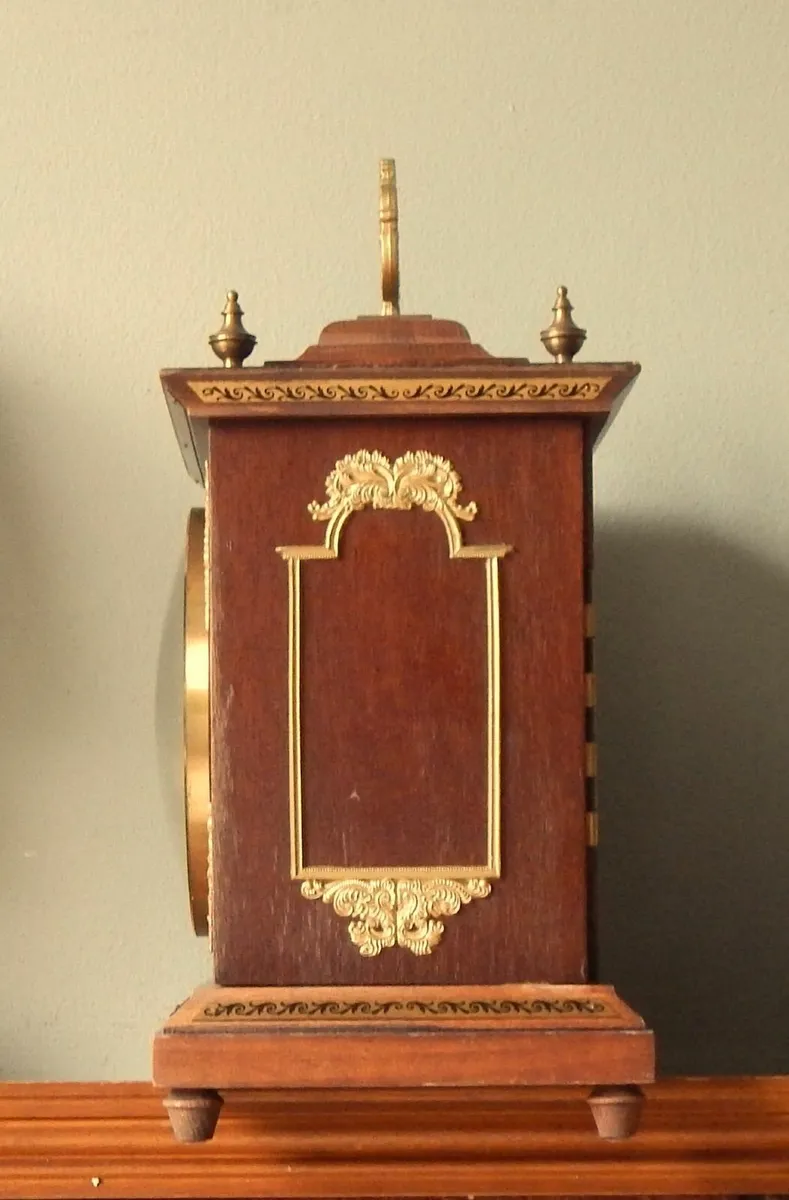 Vintage Weimar Mantle Quartz Clock in Wood Case - Image 2