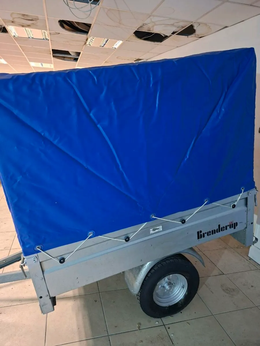 Brand new camping trailer - Image 3