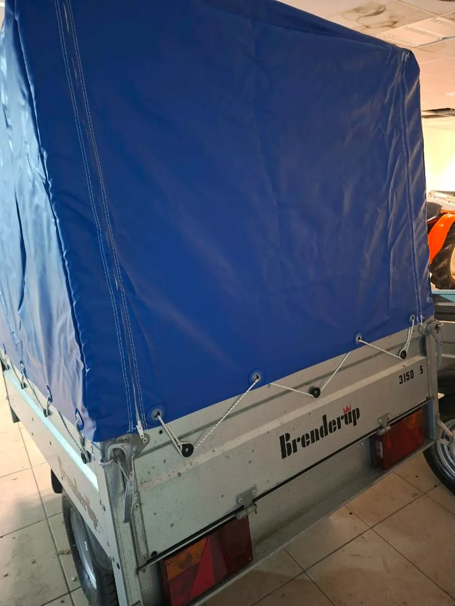 Brand new camping trailer - Image 2