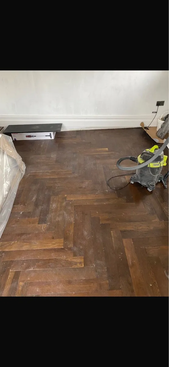 5m2 Engineered Hardwood Oak Herringbone Flooring - Image 1