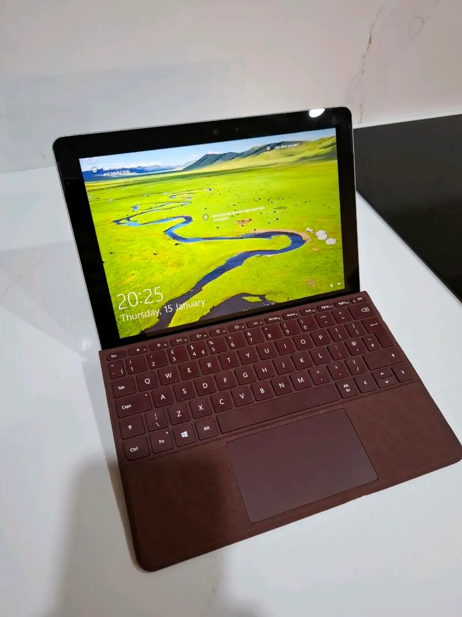 Microsoft Surface Go - Image 1