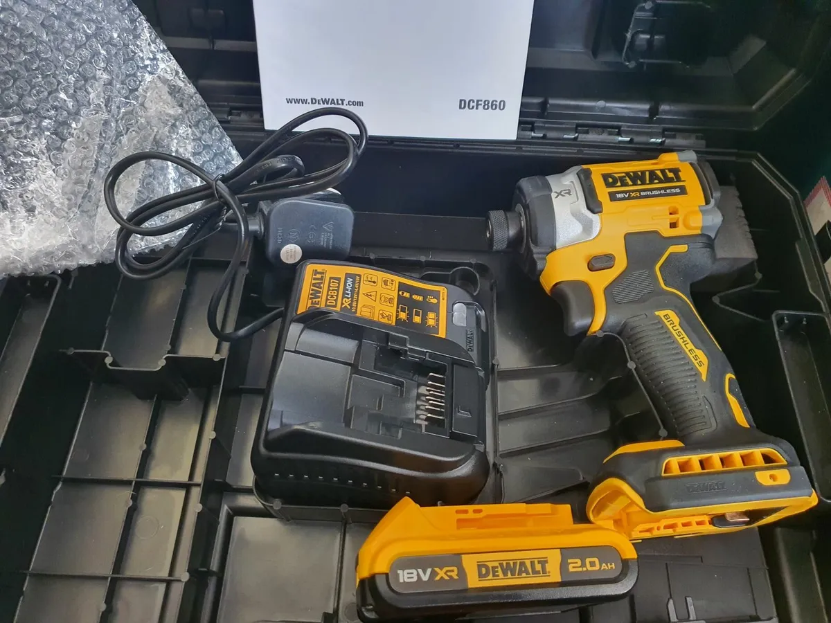 18V Brushless Dewalt Impact Driver kit - Image 1