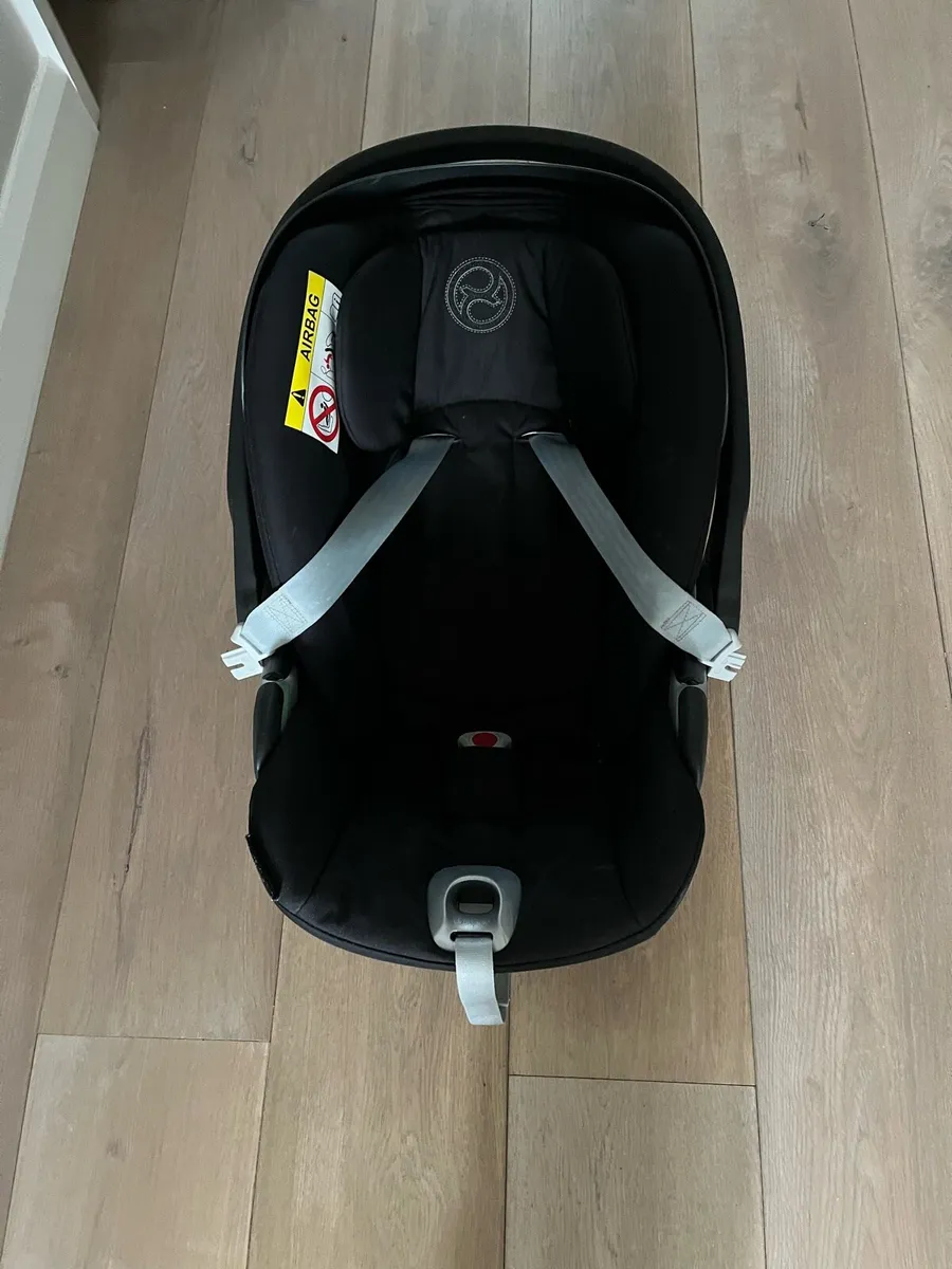 Cybex Cloud T Car Seat - no base - Image 1