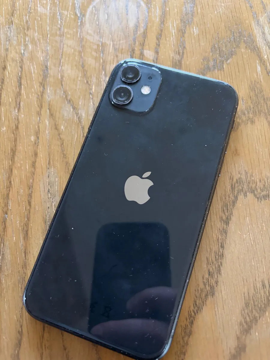 iPhone 11 - Image 2