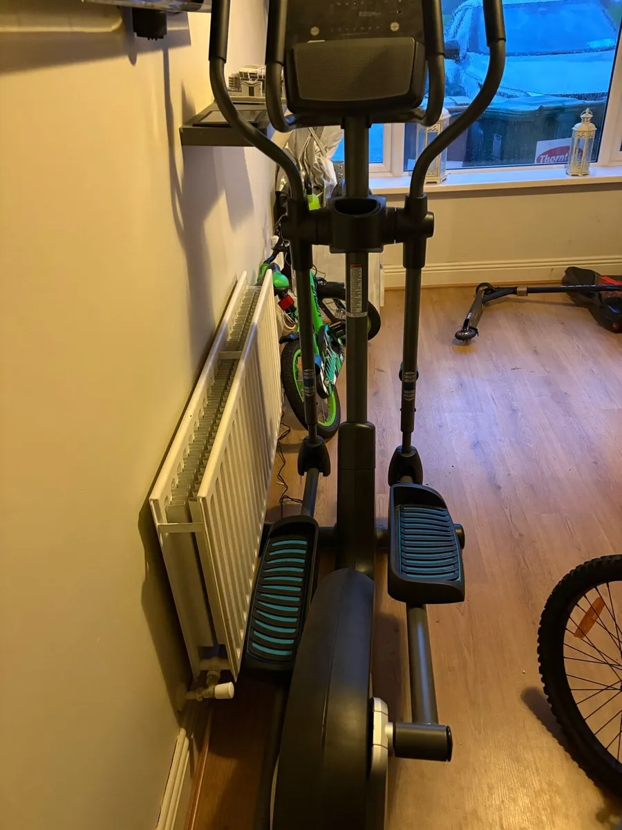 Cross trainer - Image 2