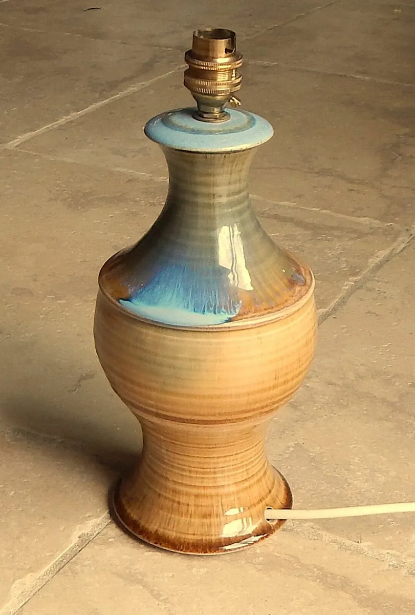 Stoneware Jackson Pottery Table Lamp & Silk Shade - Image 4