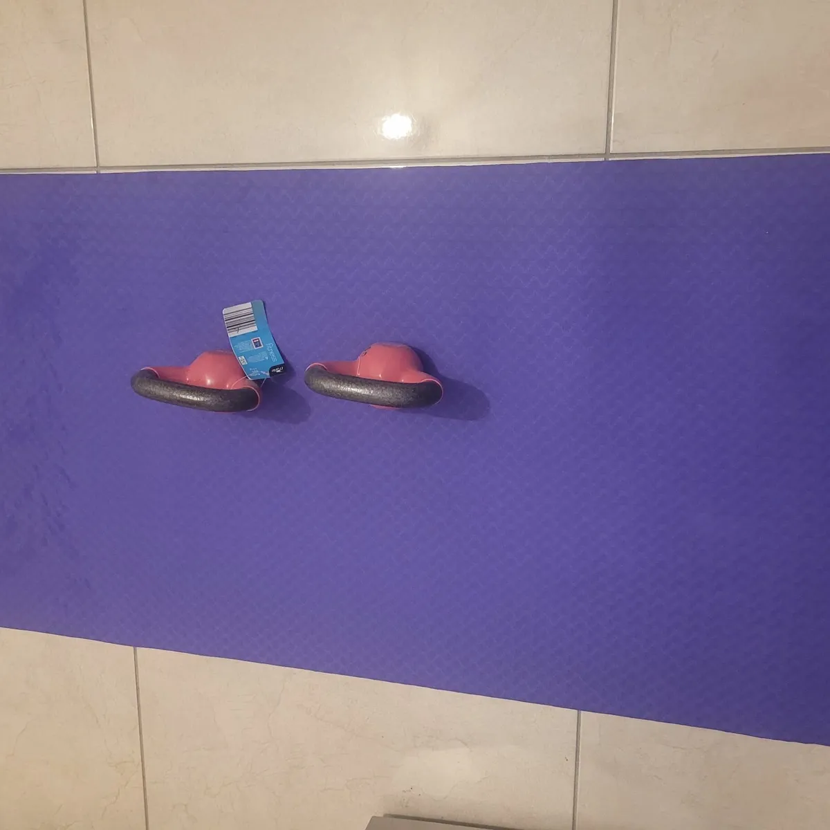 Free Yoga mat and 2.5kg kettlebells