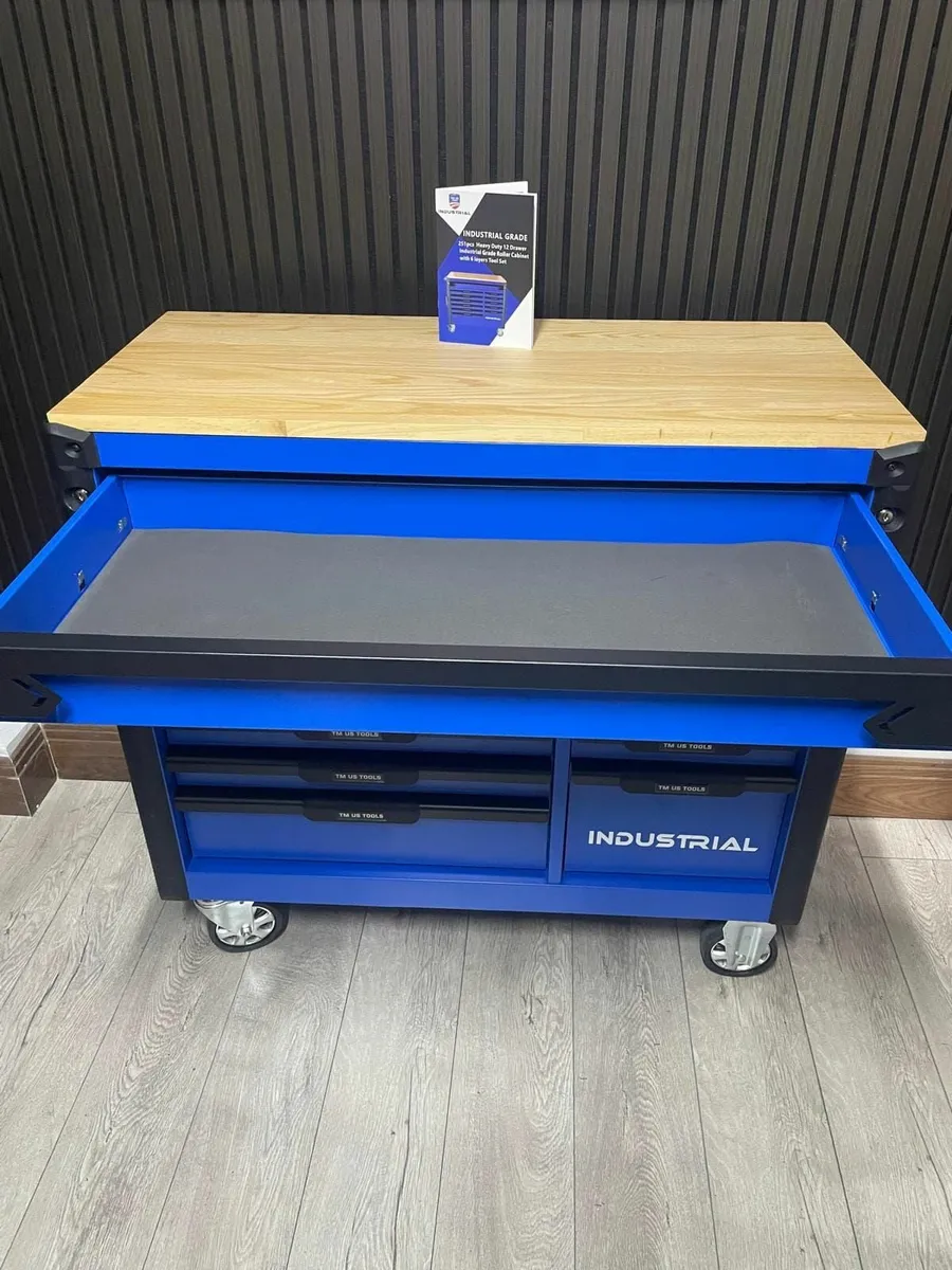 12 Drawer Tool Box - Image 1