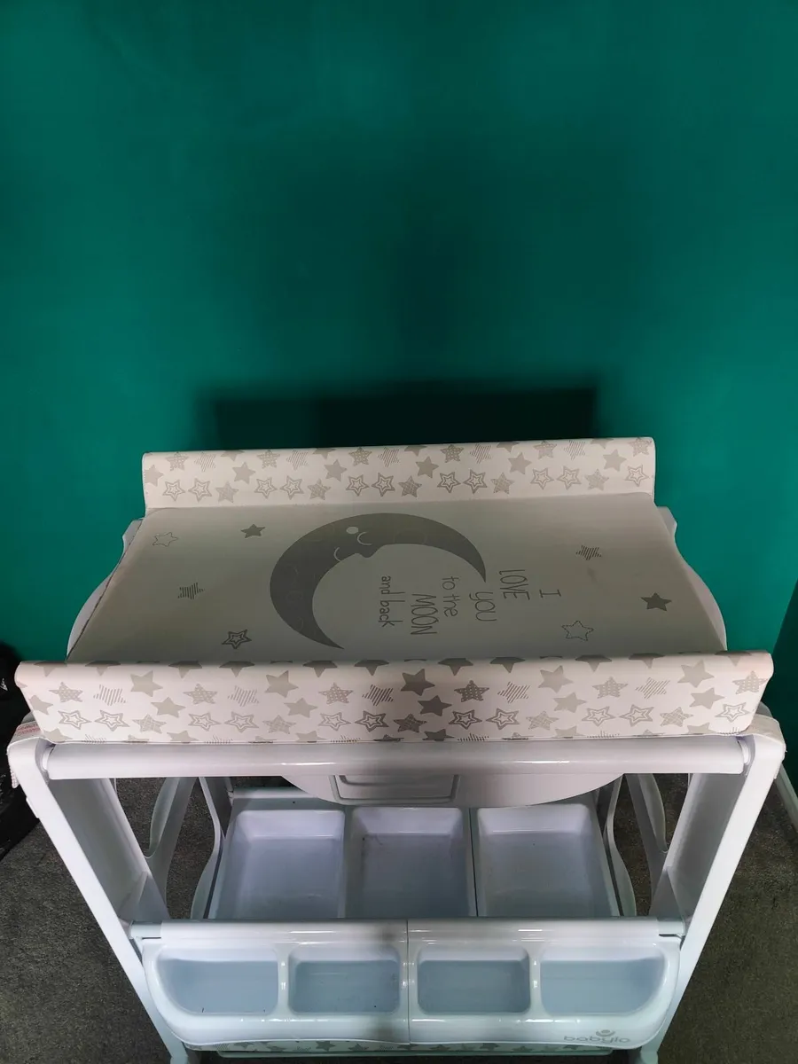 Baby Changing Table & Bath - Image 1