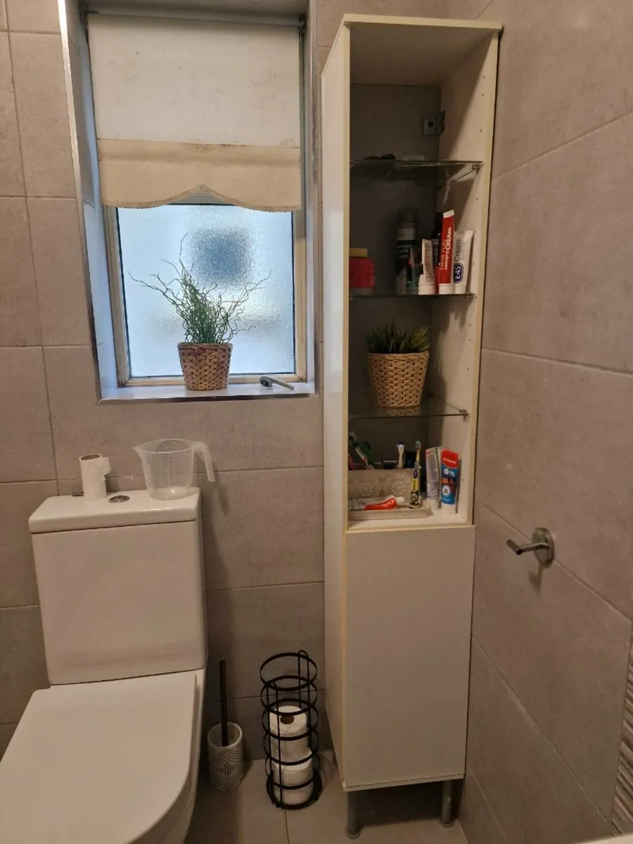 Bathroom units - Image 2