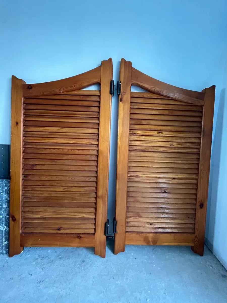 Ranch swinging doors - Image 1